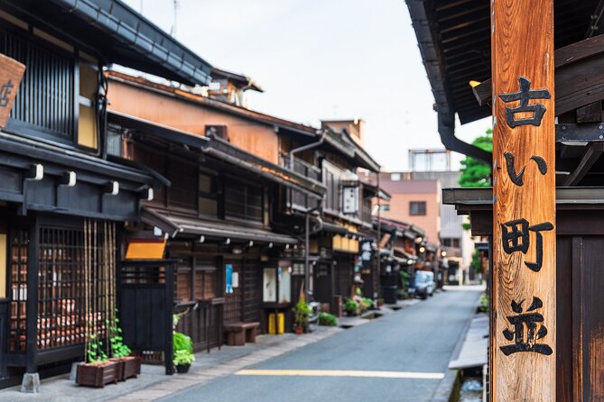 2-Day Bus Tour to Shirakawago & Hida No Sato Winter Illumination - Should you book this 2-Day Shirakawa-go & Hida illumination tour?