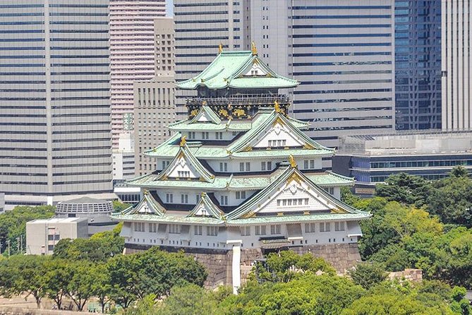 A Tour to Explore the Symbol of Osaka: Osaka Castle - Ōte-mon Gate: a short stop with real visual payoff