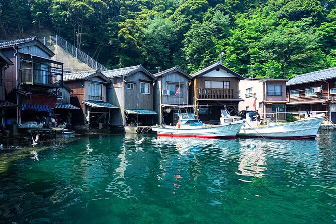 Amanohashidate & Ine Boathouse Full-Day Tour from Kyoto or Osaka - Chion-ji Temple: a quick cultural breather (and the fan-shaped fortune paper)