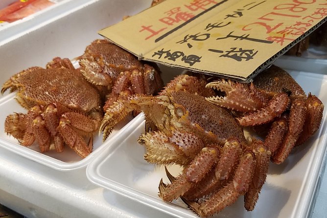 Deep Dive: Osaka Food Markets from Local to Luxurious! - Pulala Tenma wet market: see ingredients come together
