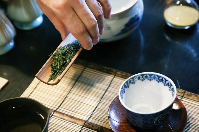 Discover Japanese Tea Blending Techniques in Osaka - Where the lesson starts: tools, temperature, and how to hold the teapot