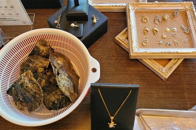 Experience Extracting Pearls From Akoya Oysters　osaka - Key points to know before you go