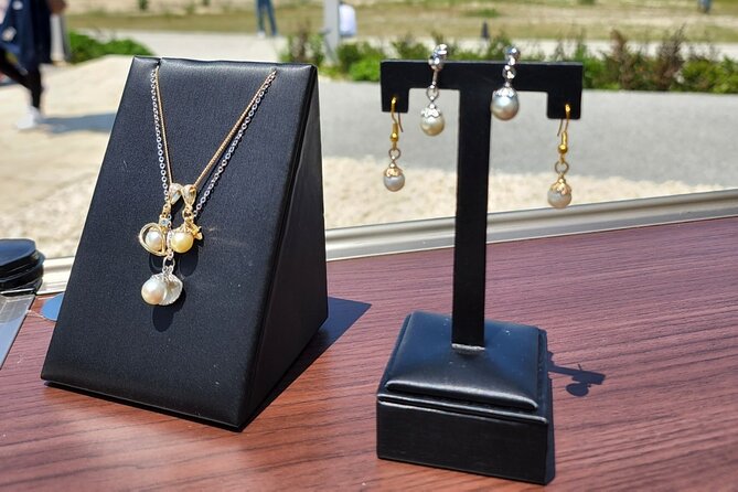 Experience Extracting Pearls From Akoya Oysters　osaka - Accessory processing is extra: plan for the add-on if you want jewelry
