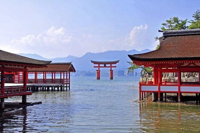 From Osaka/Kyoto: Hiroshima Miyajima Luxury Tour with Guide - Stop 2: Hiroshima Castle (Carp Castle) for history in the city center