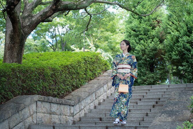 Kimono experience and Photo Session in Osaka - Keitaku-en Japanese garden: seasonal-looking photos without the stress