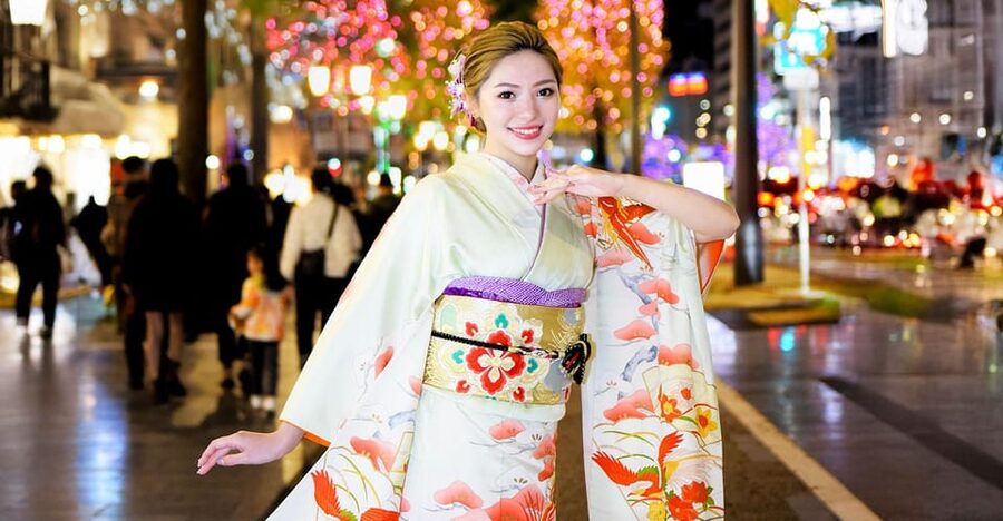 Kimono photoshoot-Includes 100 photo data - Deliverables and extras: prints, retouch, and what you’ll actually keep
