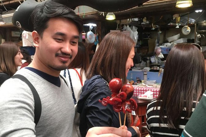 Kuromon Market Food Walking Tour in Osaka (6 stops, 6 tastes) - Doguyasuji Street Browsing: Kitchenware You’ll Want to Take Home