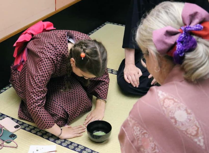 Learn Zen in a class of making Matcha tea near Osaka Castle - Entering The Samurai Tea Room at Samurai Honor