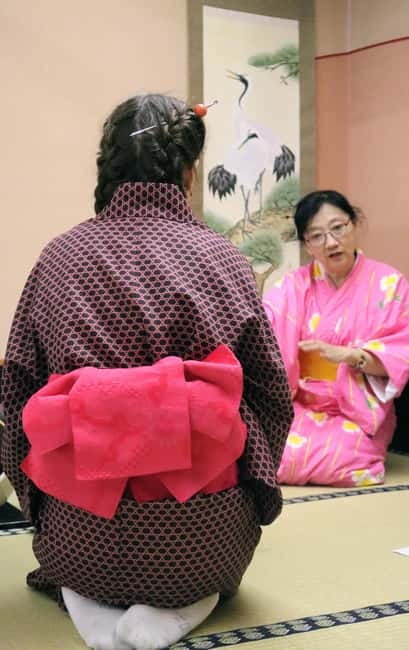 Learn Zen in a class of making Matcha tea near Osaka Castle - The Two-Way Meaning of Hospitality in Chanoyu