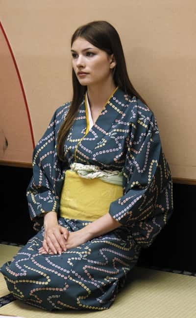 Learn Zen in a class of making Matcha tea near Osaka Castle - English Support, Small Groups, and What It’s Like to Learn