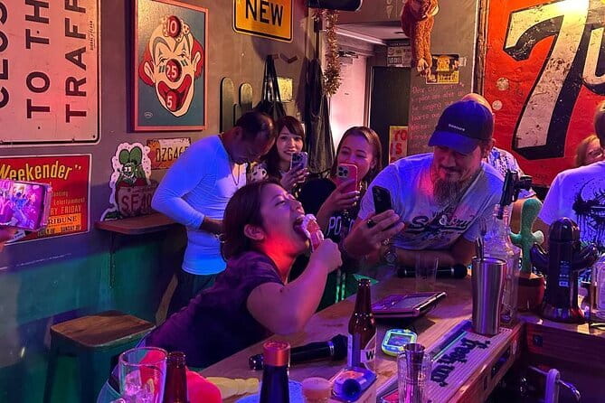 Osaka American village Bar hopping tour - The real value: social momentum and a local-friendly pace