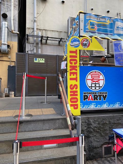 Osaka: Dotonbori District River Cruise with Drink Discount - Covered comfort and onboard facilities: small things that matter