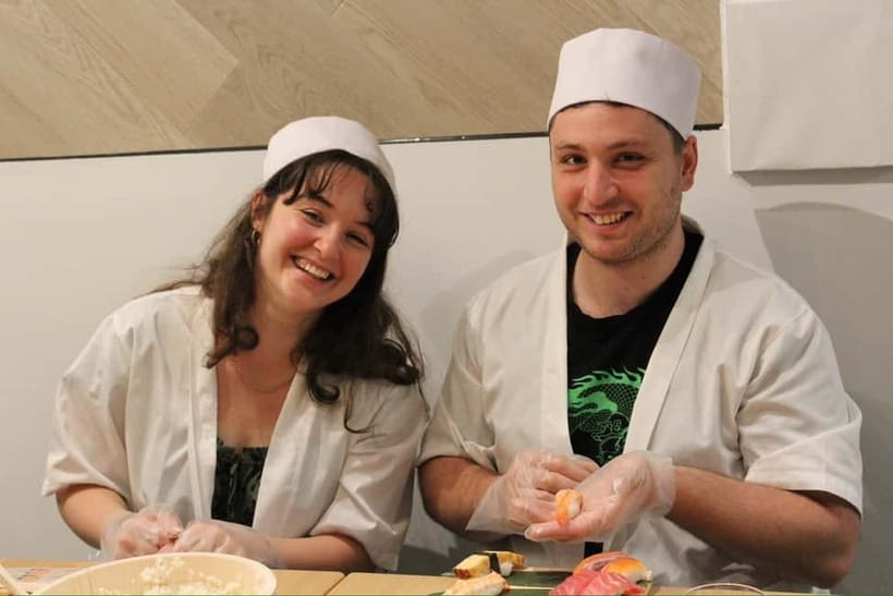 Osaka Dotonbori: Sushi Making Experience - Instructor quality: why many people rate this nearly perfect
