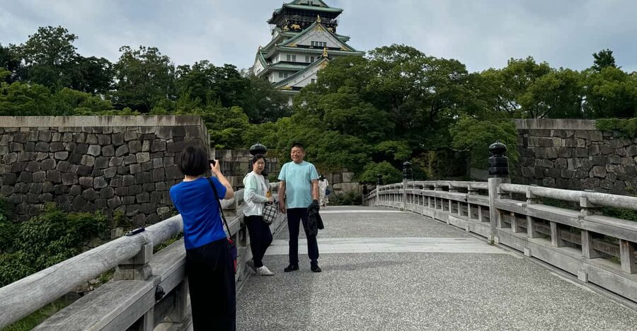 Osaka: Early Morning Osaka Castle Guided Tour, Avoid Crowds - The two viewpoint stops: quick context before you reach the moat
