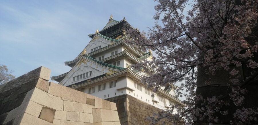 Osaka: Five Must-See Highlights Walking Tour & Ramen Lunch - Osaka Castle Museum: City Views and the Sengoku Angle