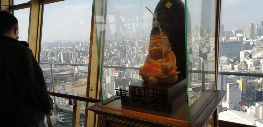 Osaka: Five Must-See Highlights Walking Tour & Ramen Lunch - Shitennoji Temple: Old Roots in a Working City