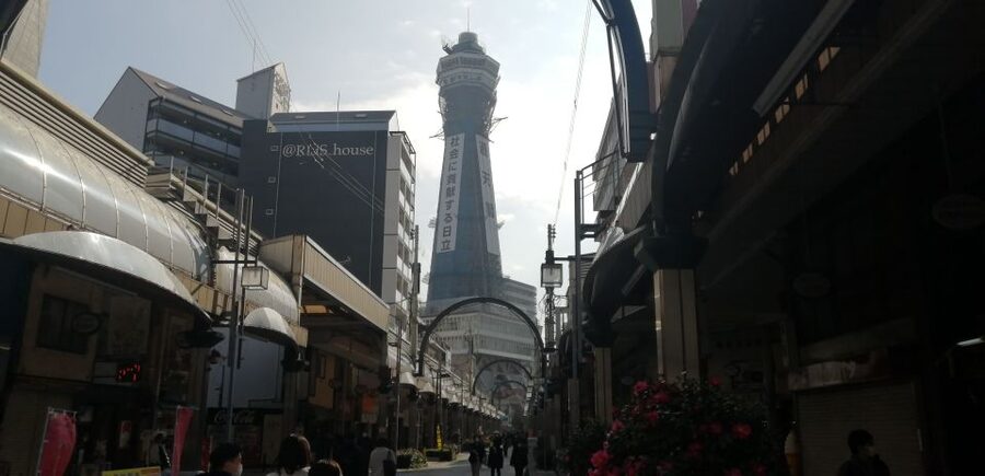 Osaka: Five Must-See Highlights Walking Tour & Ramen Lunch - Dotonbori and Hozenji Temple: Running Man, Bridge Energy, and a Calm Finish