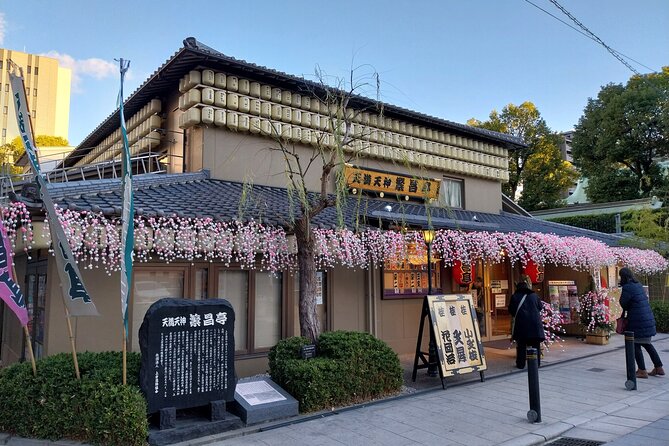 Osaka Food Tour with 10 Classic Japanese Tastings & Drinks - What to bring (so you enjoy the food instead of managing it)