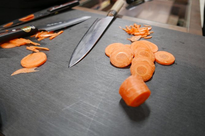Osaka Food Walking Tour with Market Visit - Lunch and comfort food: what you should expect to eat