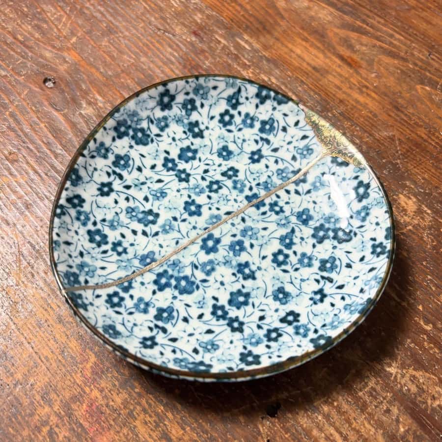 Osaka: Kintsugi Workshop, Beauty in Brokenness - Repair Steps You’ll Learn: Lacquer, Resin, and Golden Powder