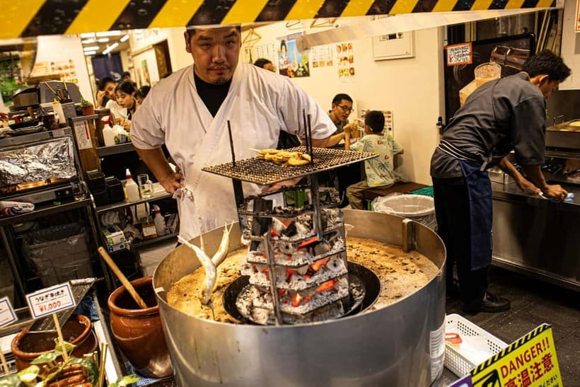 Osaka: Kuromon Market Street Food Tour with Pro Local Guide - What to bring (and what can trip you up)