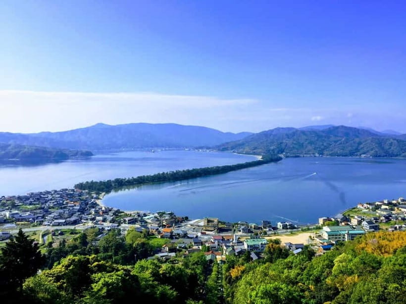 Osaka/Kyoto: Amanohashidate & Miyama Tour with Boat & Lunch - Lunch in Amanohashidate: Crab, Seafood, and a Warm Reset