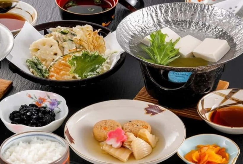 Osaka/Kyoto: Amanohashidate & Miyama Tour with Boat & Lunch - Chion-ji Temple in Miyazu: A Quiet Start With a Clever Twist