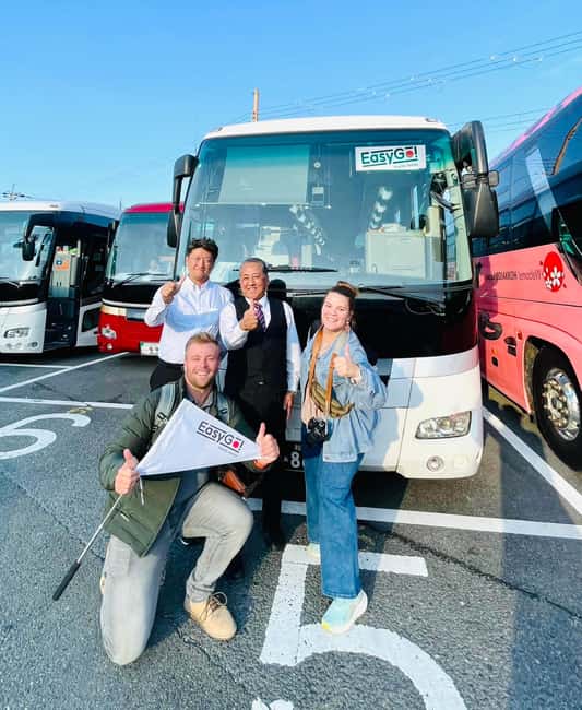 Osaka/Kyoto: Arashiyama, Nara Park, Fushimi Shrine Tour - Meeting Points in Osaka or Kyoto: Finding the EASY GO Staff