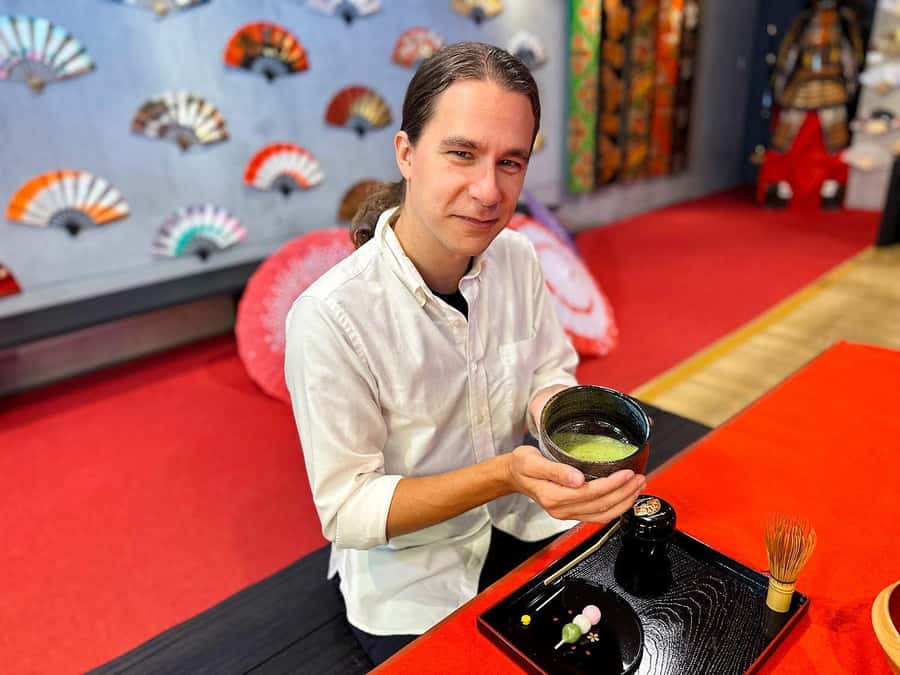 Osaka: Maki-e lacquer Painting and Matcha Experience - The wagashi pairing: why seasonal matters (even when you just want dessert)