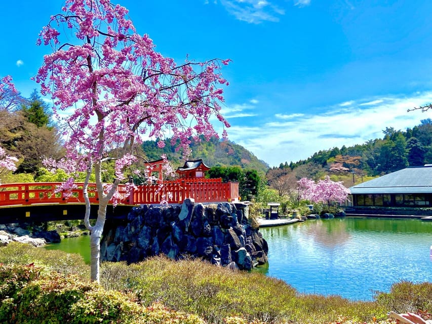Osaka: Minoh, Katsuoji Temple, & Minoh Falls Full-day Tour - The ride north: why public transit makes the day better