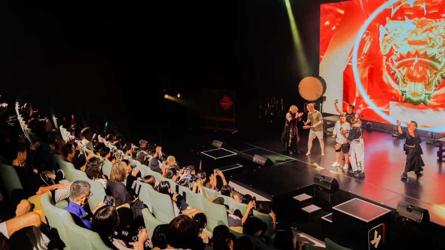 OSAKA NIGHT FUSION Japanese Taiko Kabuki Samurai Dance Show - The 50-minute blend: taiko, kabuki, shamisen, shakuhachi, and modern dance