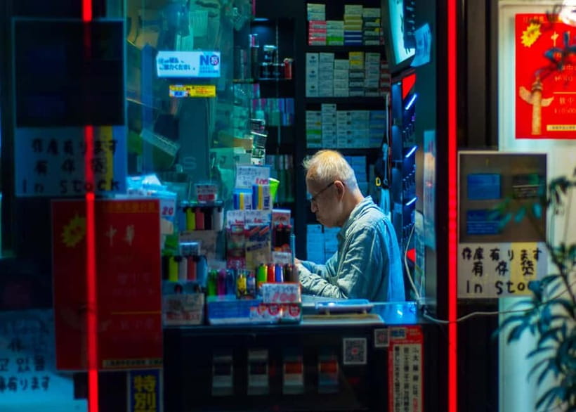 Osaka Night Photography Workshop - Walking, Battery Life, and How to Finish With Photos You Like