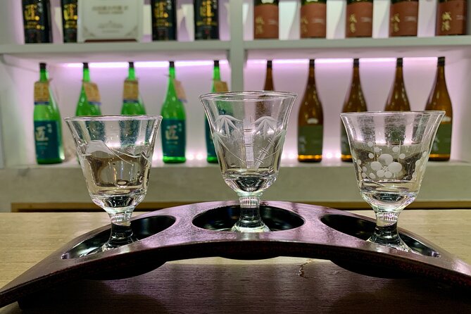 Osaka Nights: Ultimate Pub Bar Crawl with an Expert Local Guide - The walk-and-wait rhythm: 10 minutes at a time, even in rain