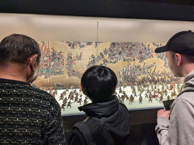 Osaka: Osaka Castle Guided Tour with Local Guide - Osaka Castle in Two Hours: What a Local Guide Changes
