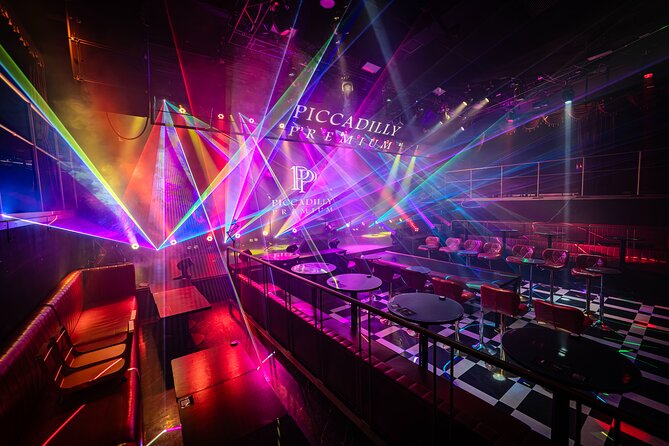 Osaka: PICCADILLY PREMIUM DINNER SHOW&NIGHTCLUB with Tasting - The show program: DJs plus aerial, dance, drum, and sumo-style moments
