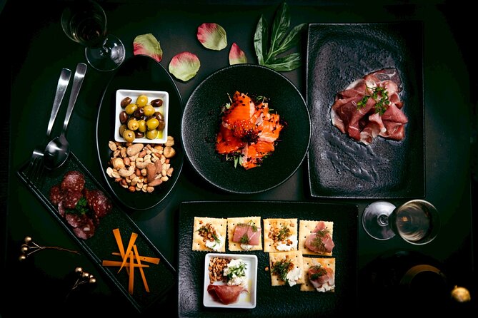 Osaka: PICCADILLY PREMIUM DINNER SHOW&NIGHTCLUB with Tasting - PICCADILLY PREMIUM VIP seats: what you’re paying for