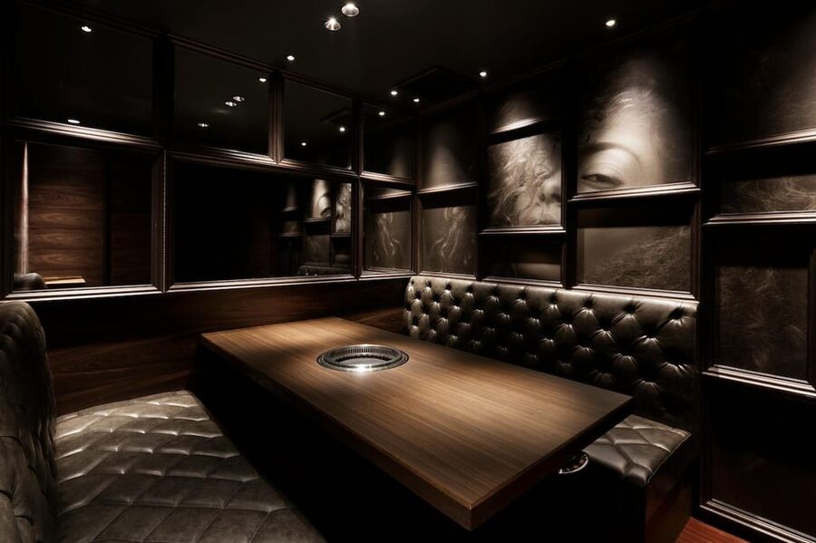 Osaka: Premium Wagyu Yakiniku at Nikuoroshi Mannoya Bettei - The Staff Role: English Help, No Guide Required
