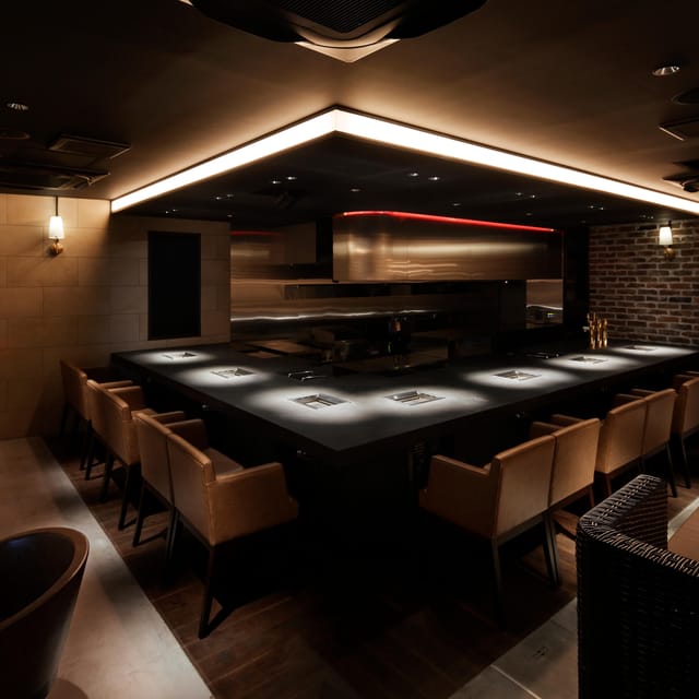 Osaka: Premium Wagyu Yakiniku at Nikuoroshi Mannoya Bettei - Dining Details That Change Your Experience