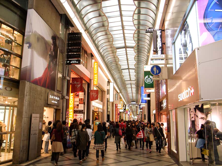 Osaka private Luxury Vehicle Tour：Freely Customized - Shinsaibashi and Dotonbori: shopping energy and the food street soundtrack
