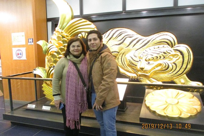 Osaka Private Tour by Public Transportation - Kuromon Market: The street-food walk that feels local fast