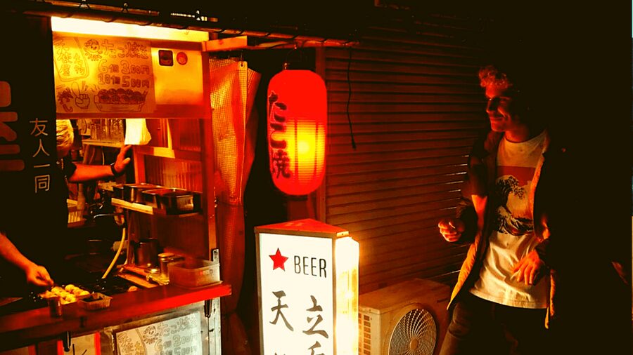 Osaka: Shinsekai Food Tour with 13-15 Dishes at 5 Eateries - Izakaya Stop: Kitsune Udon, Yakitori, Wings, and Nagaimo