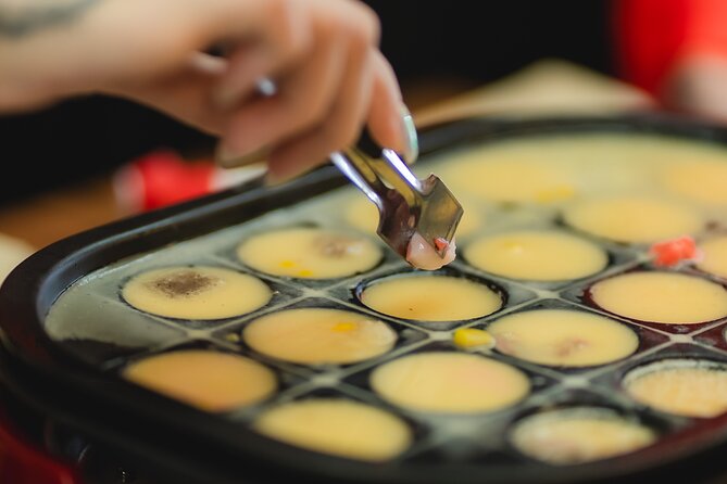 Osaka Street Food Festival :Takoyaki＆Okonomiyaki for Families - Festival games and happi coats for real group photos