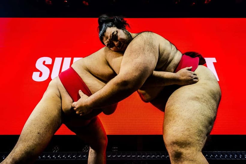 Osaka:SUMO BEATS SHOWCASE: Taiko Drum and Wagyu burger! - What happens during the show: from silence to a real clash of spirit