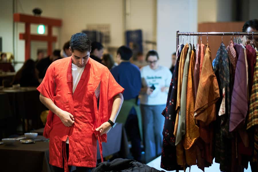 Osaka: Sumo Show & Experience w/ Optional Kimono & Hot Pot - Kimono Haori: Dressing Up Without Needing a Skill