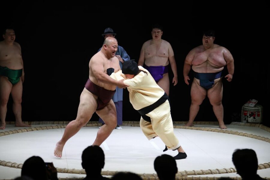 Osaka: Sumo Stage Show with Bento or Snack + Fight & Photo - Meeting the Wrestlers and Getting the Commemorative Photo