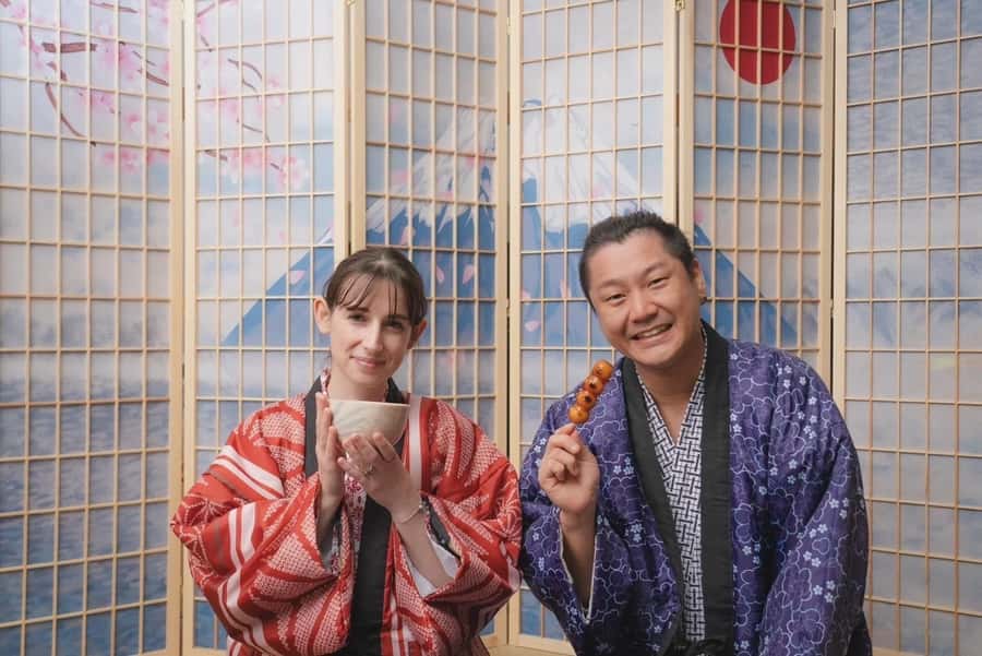 Osaka Temple Cool Foot Bath & Matcha Experience〈45min〉 - Inside the Temple Part: Incense Offering, Kneaded Incense, and Meditation
