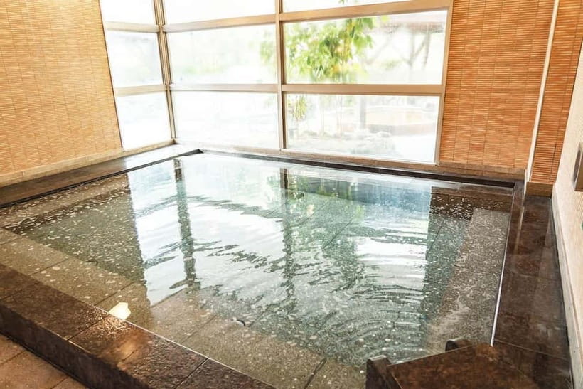 Osaka: Tennen Onsen Naniwa-no-Yu, the famous hot spring spa - What it costs beyond admission: towels and basic toiletries