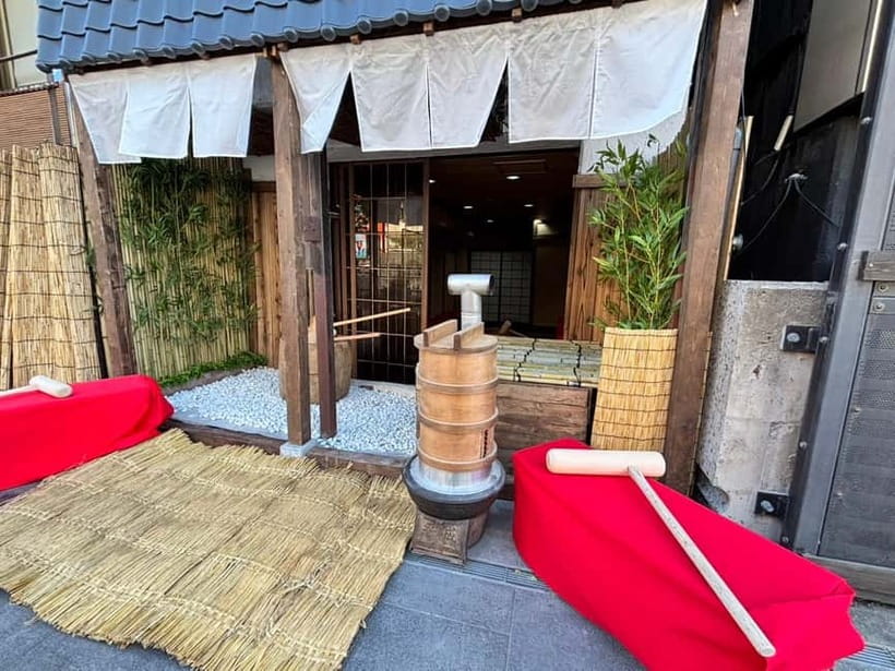 Osaka: Traditional Mochi Pounding Experience with Tasting - First, You Pile Into a Small Room and Make Mochi