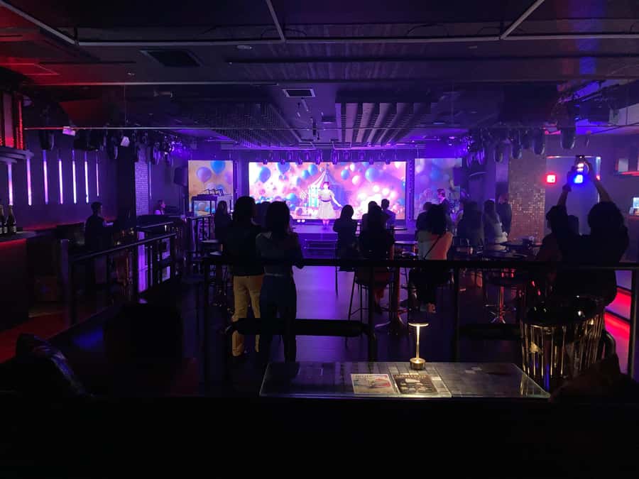 OSAKA VARIETY ACT SHOW - Practical Tips: Comfortable Shoes and Camera Rules