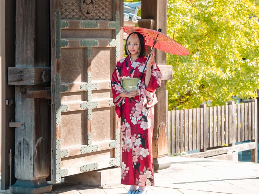 Osaka: Yukata Rental 90mins Plan for Adults - From Shop to Streets: How Your 90 Minutes Works